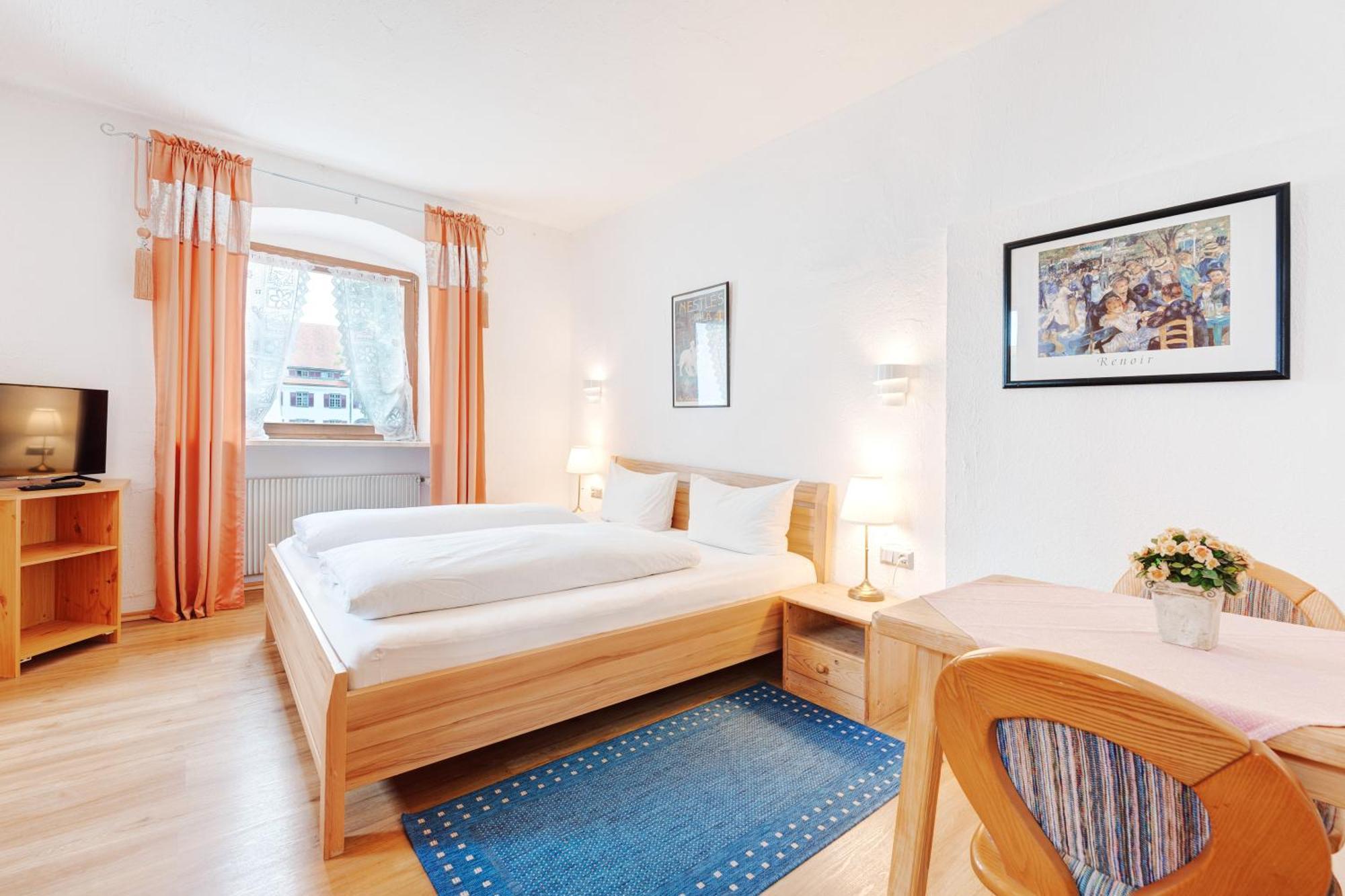 Hotel Garni "Zum Engel" Oberguenzburg Экстерьер фото