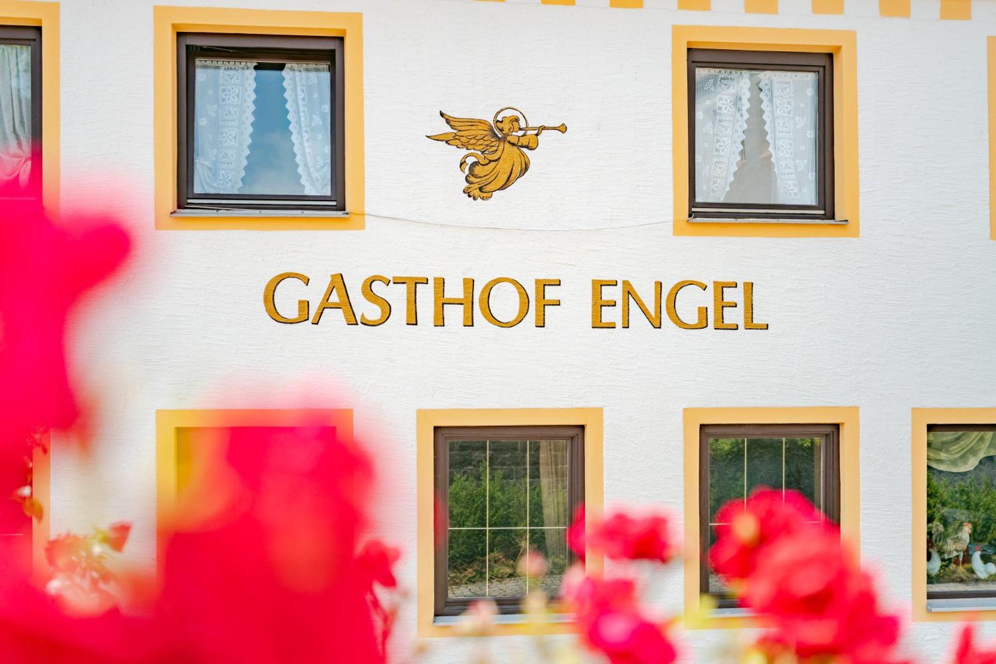 Hotel Garni "Zum Engel" Oberguenzburg Экстерьер фото