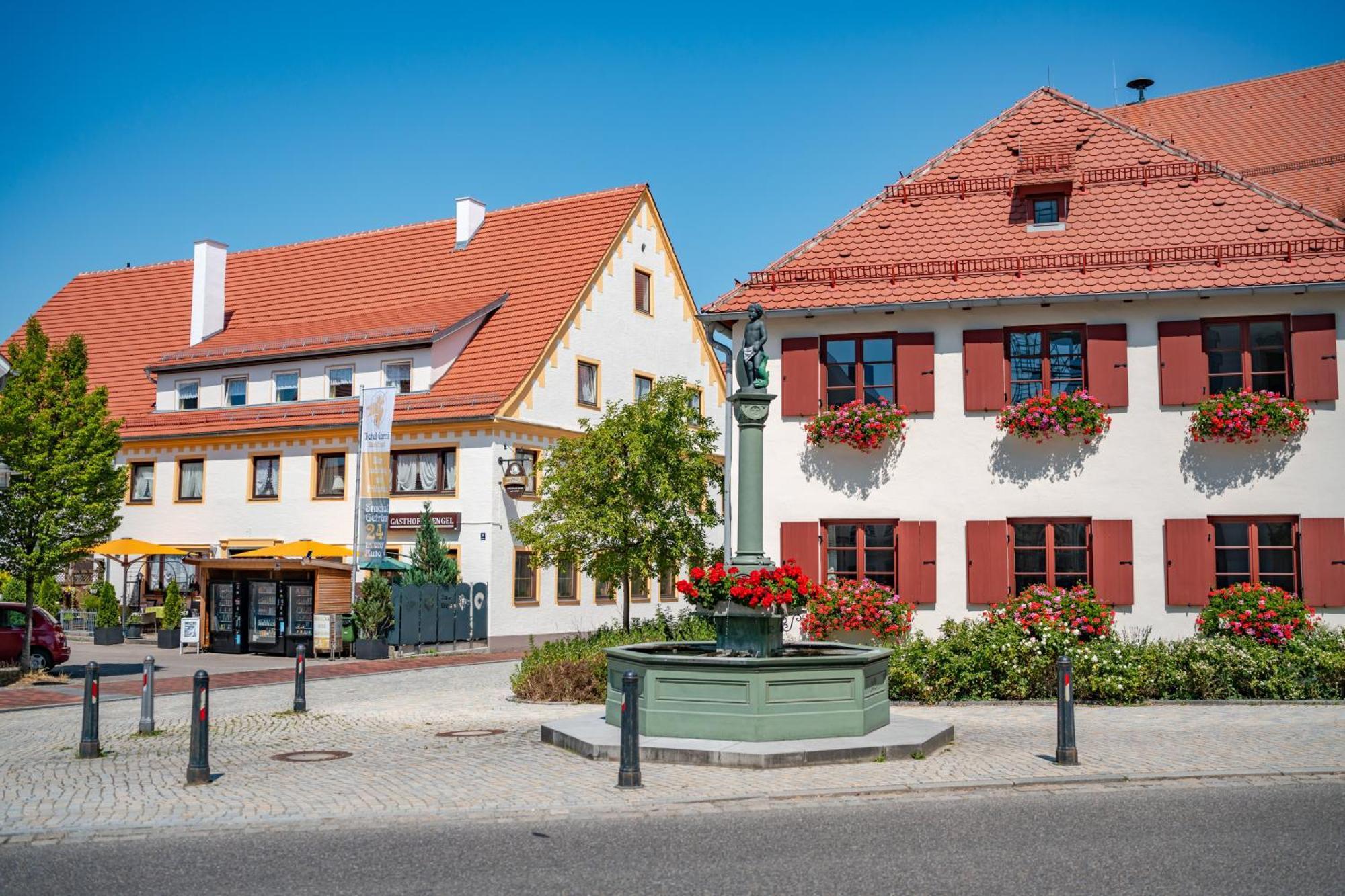 Hotel Garni "Zum Engel" Oberguenzburg Экстерьер фото