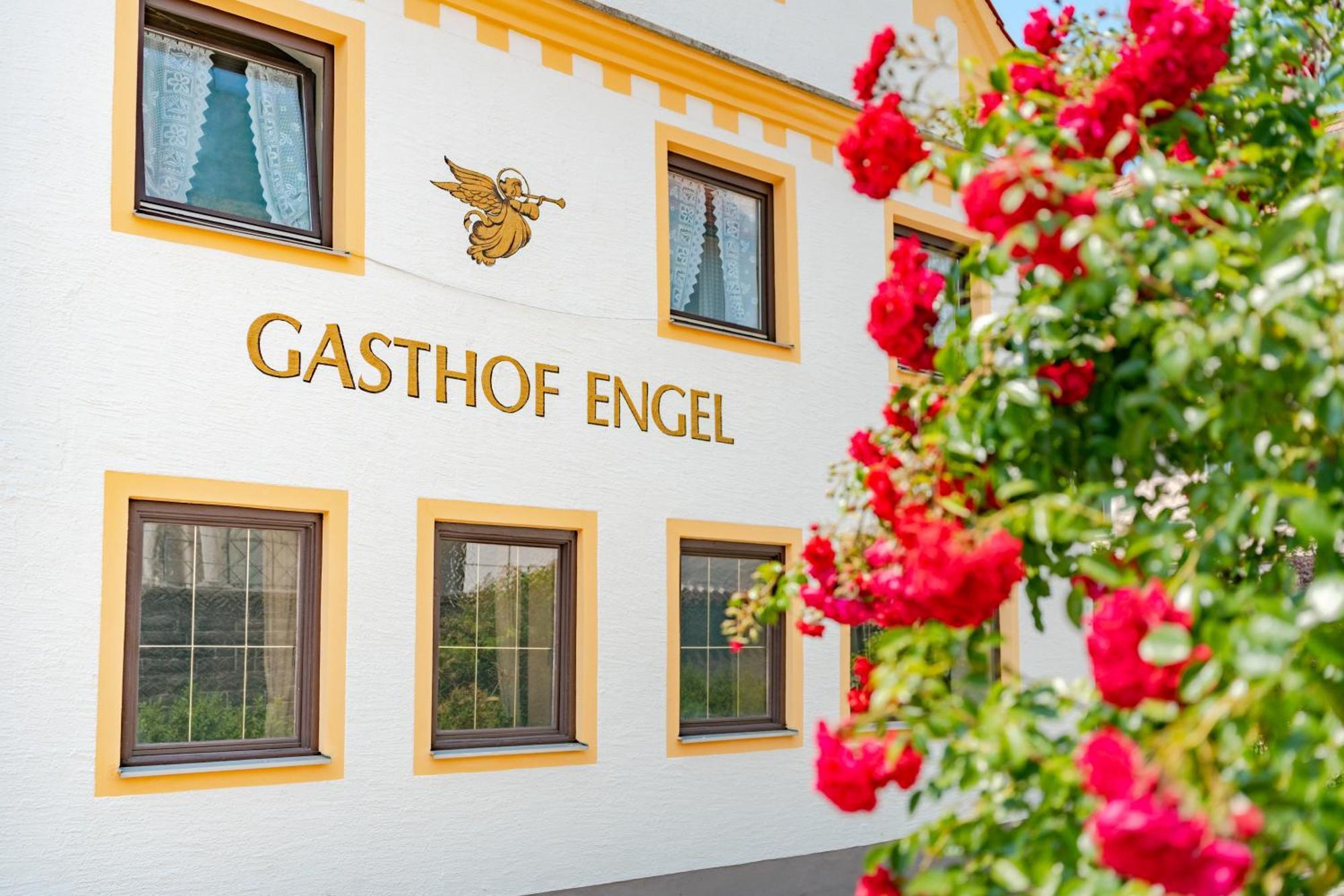 Hotel Garni "Zum Engel" Oberguenzburg Экстерьер фото